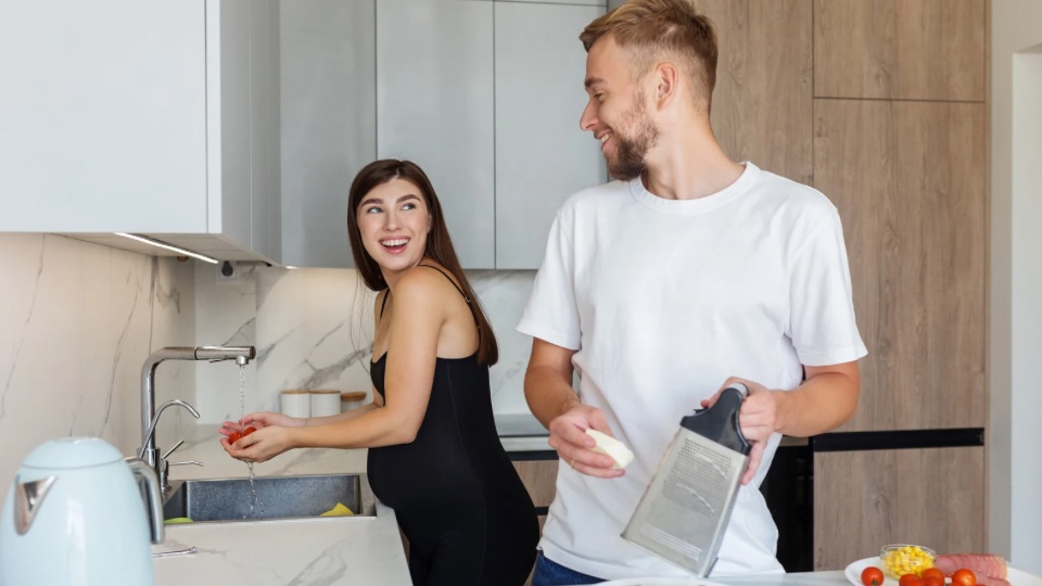 The Benefits of Eating at Home