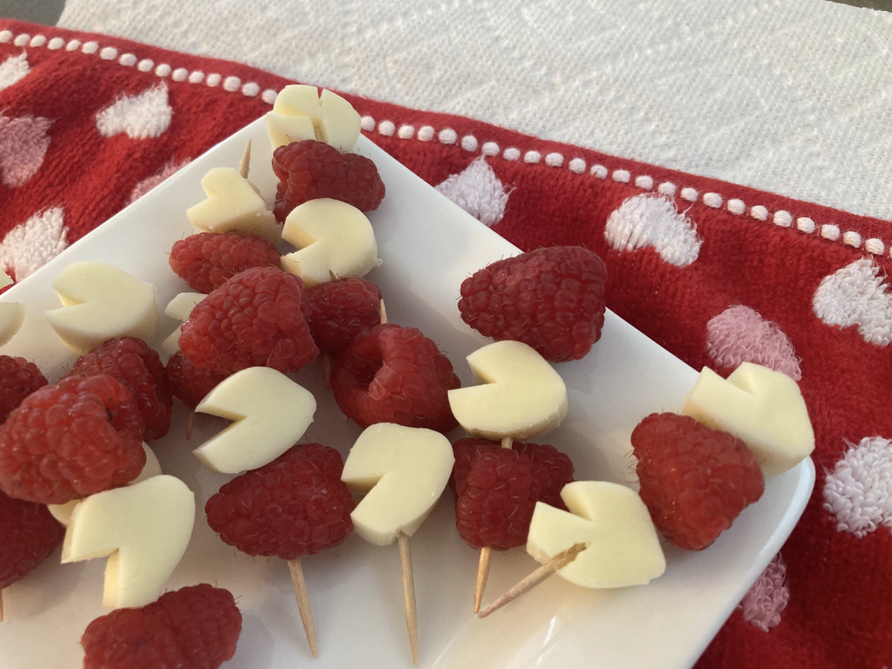 cheese and raspberry skewers for healthy valentine day food