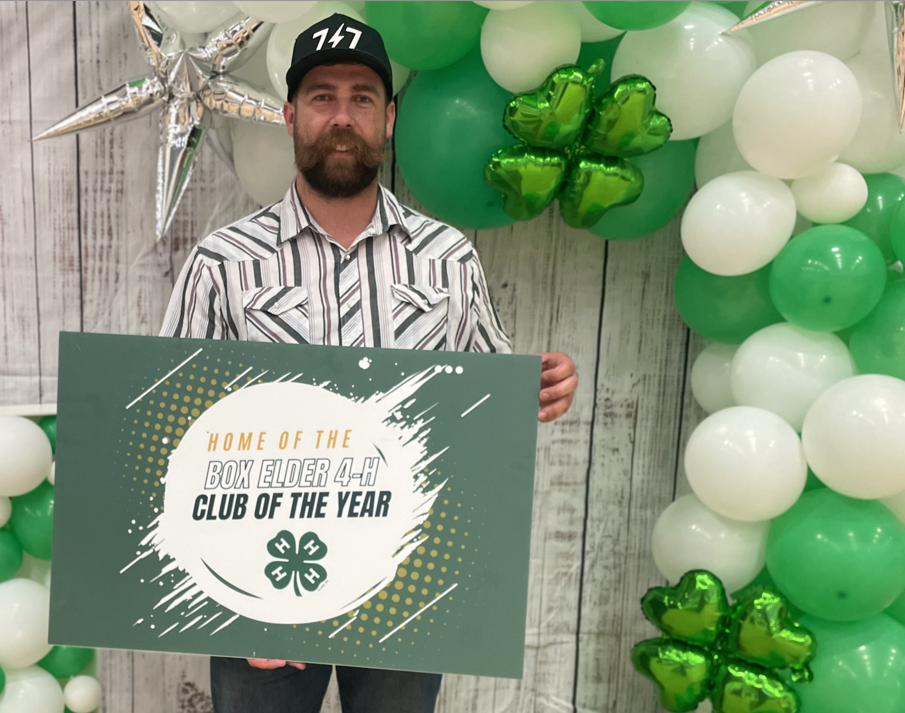 Club leading holding award for club leader of the year