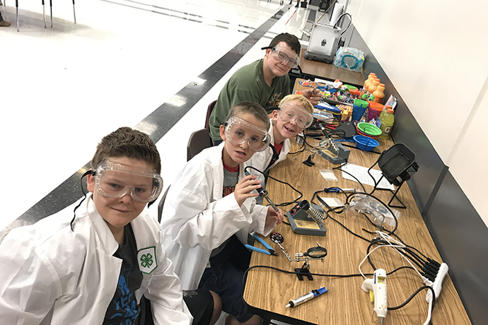 USU Extension 4-H STEM Partnership with Coral Canyon Elementary School ...