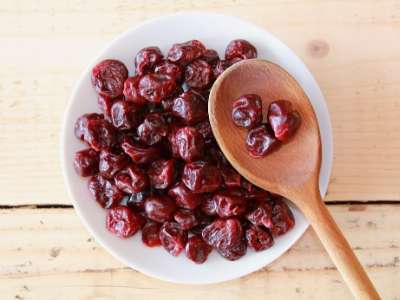 cherry raisins in a bowl.