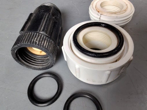 O-rings in the grooces of an adapter.