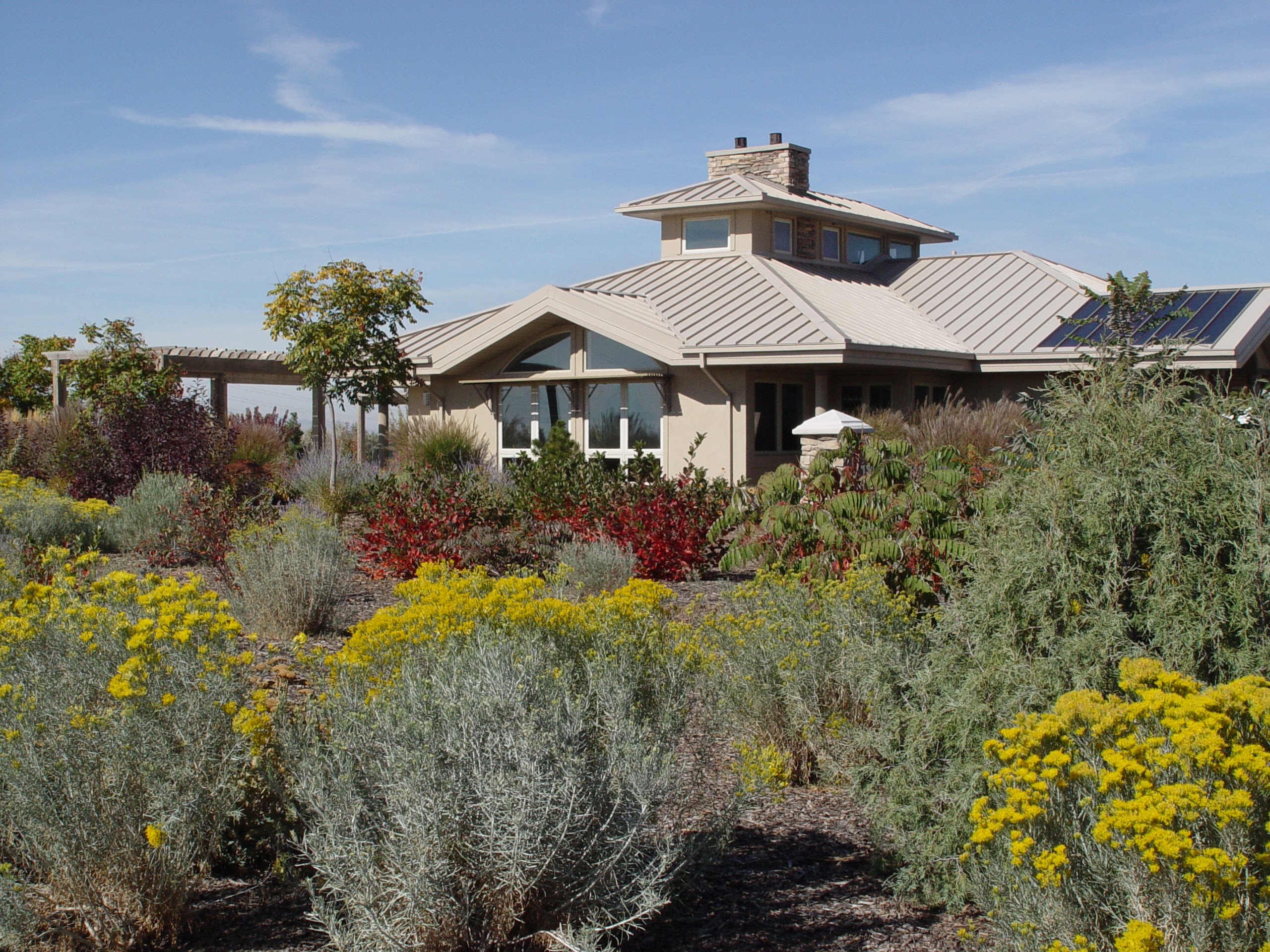 Utah house water-conserving landscape design
